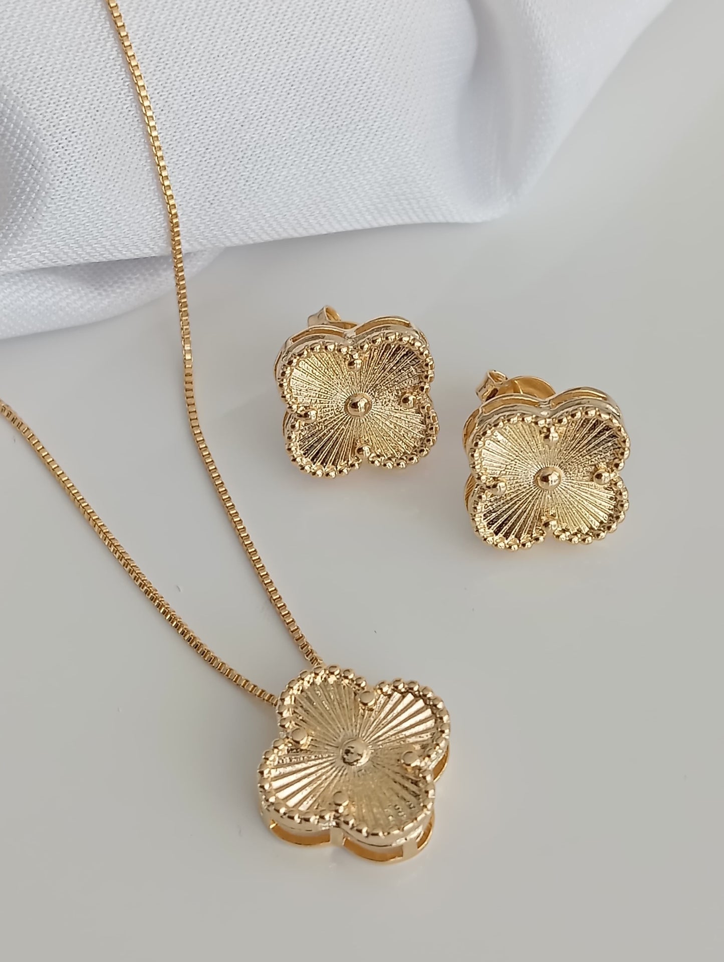 Brushed Smooth Clover Set 11214