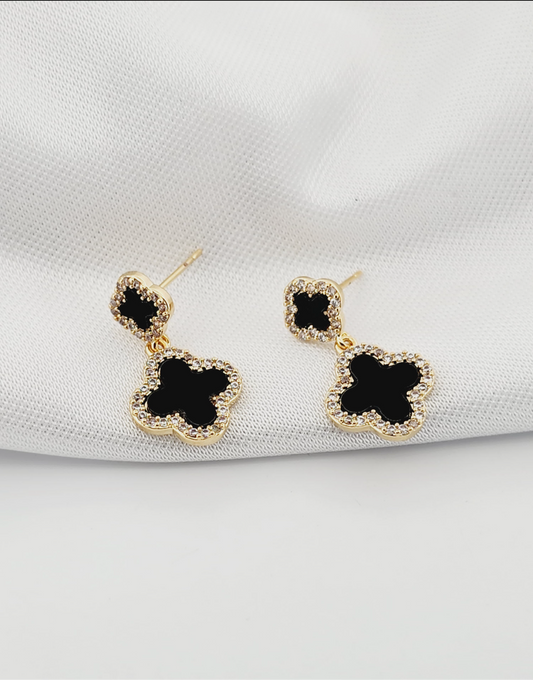 Earring with 2 clovers and side zirconia line 11358