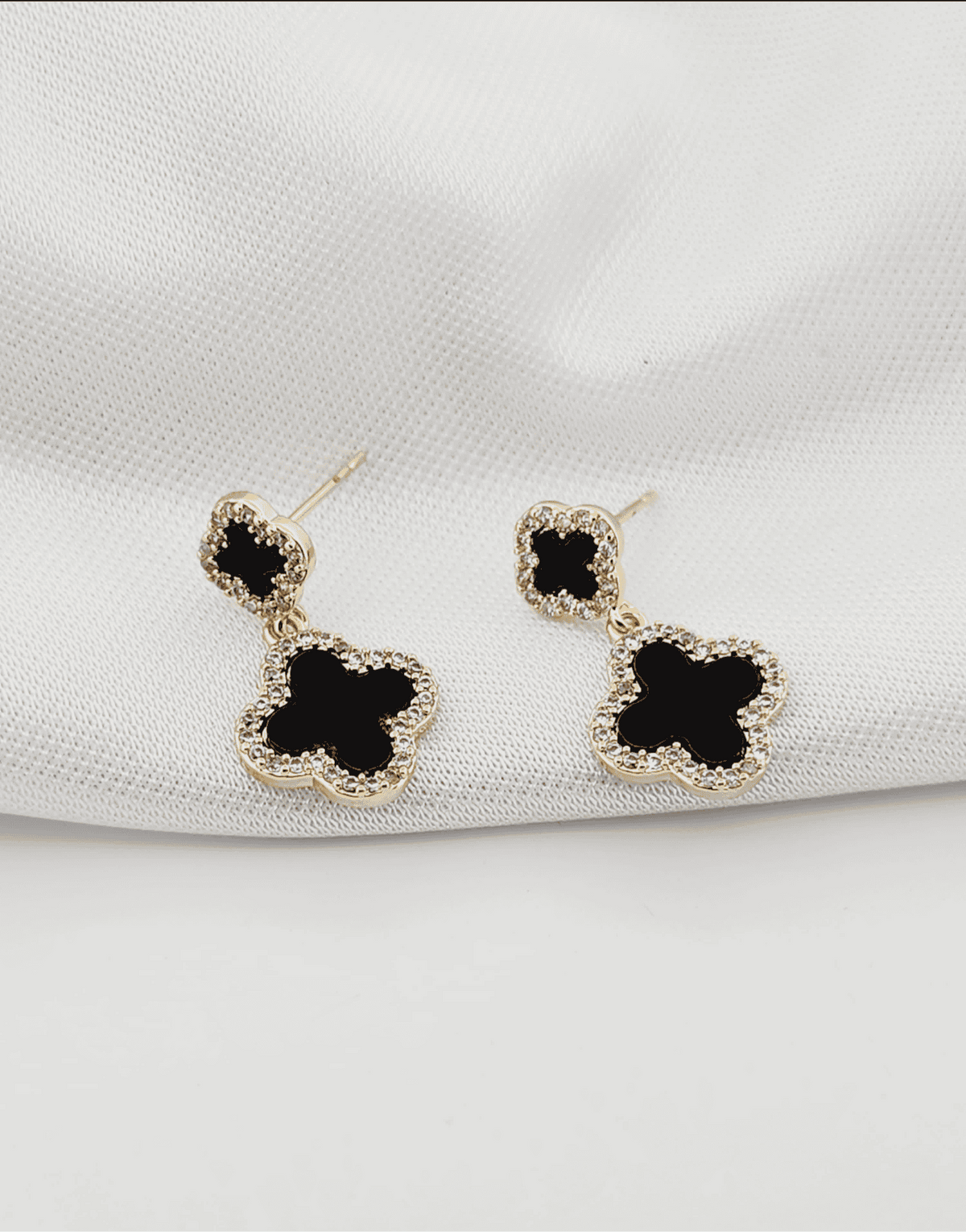 Earring with 2 Clovers and Side Sparkling Accents Line