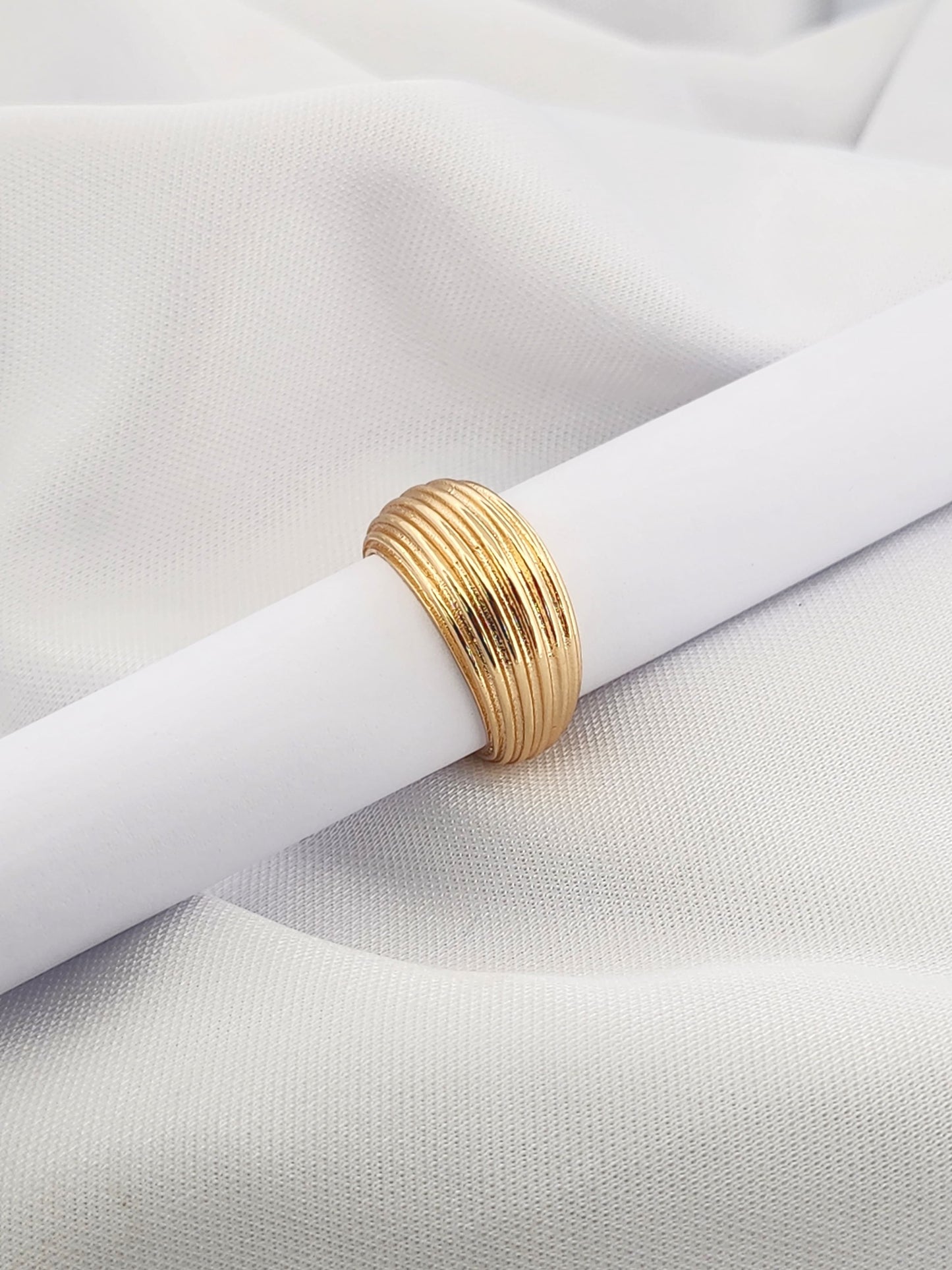 Smooth Grooved Ring 11040