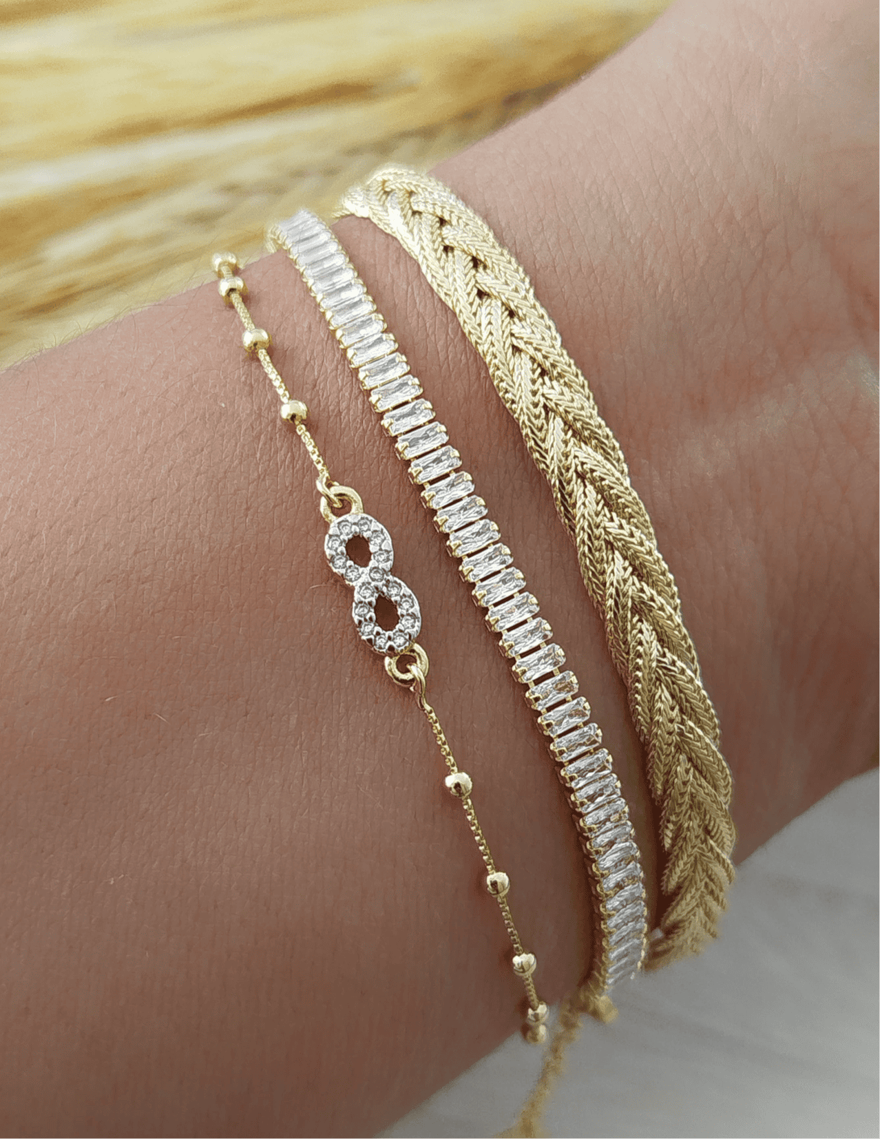 11805 6.7-inch bracelet with mini infinity charm