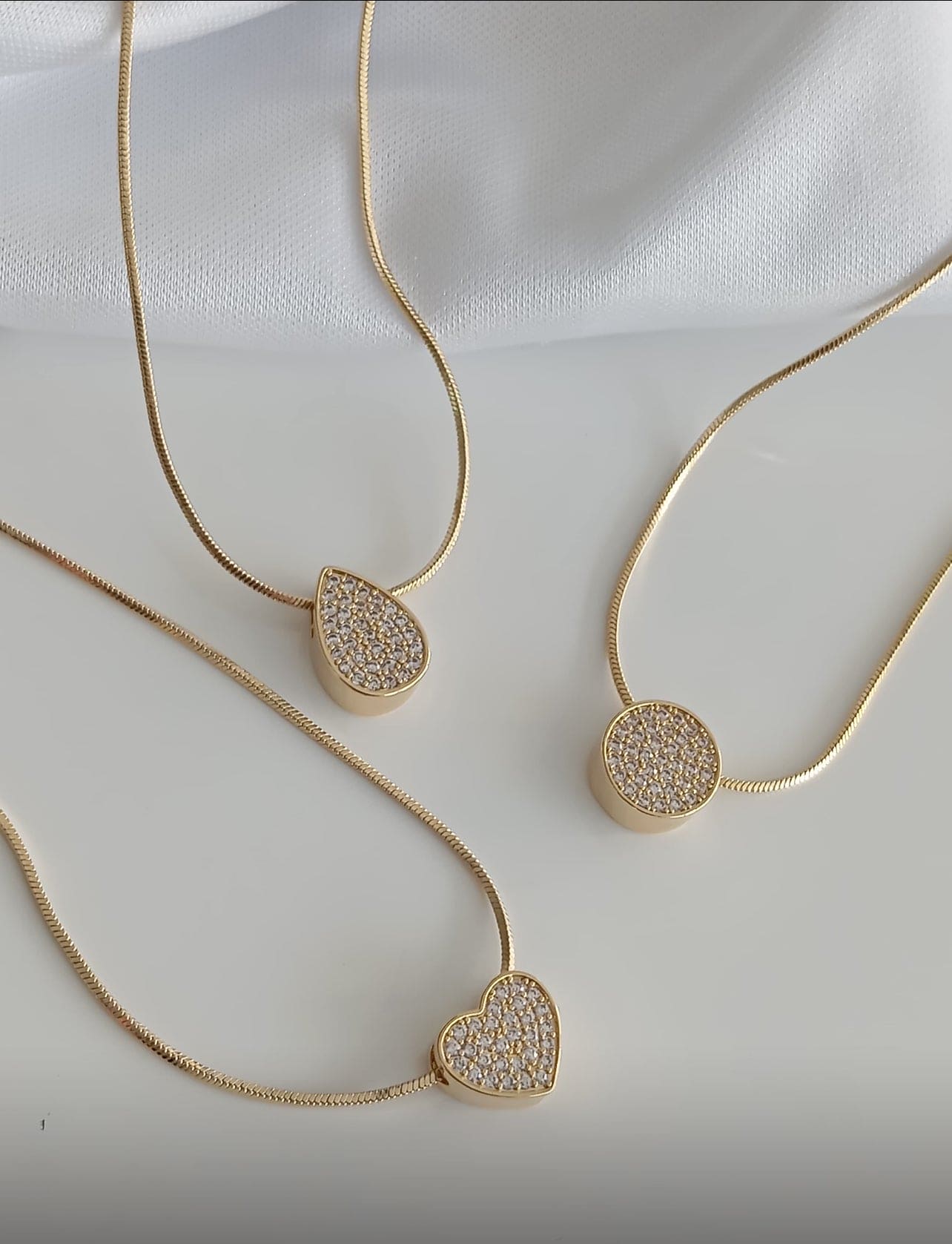 17.7-inch snake chain necklace with a pavé drop pendant 11478