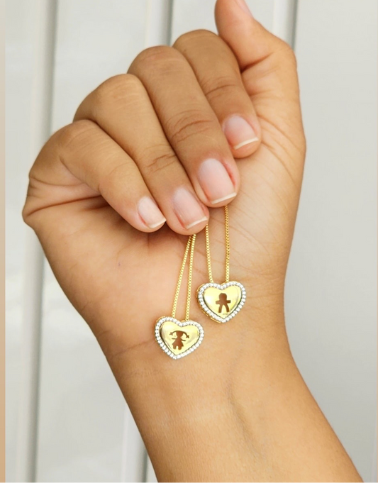 Heart necklace with a child in the Center 10370