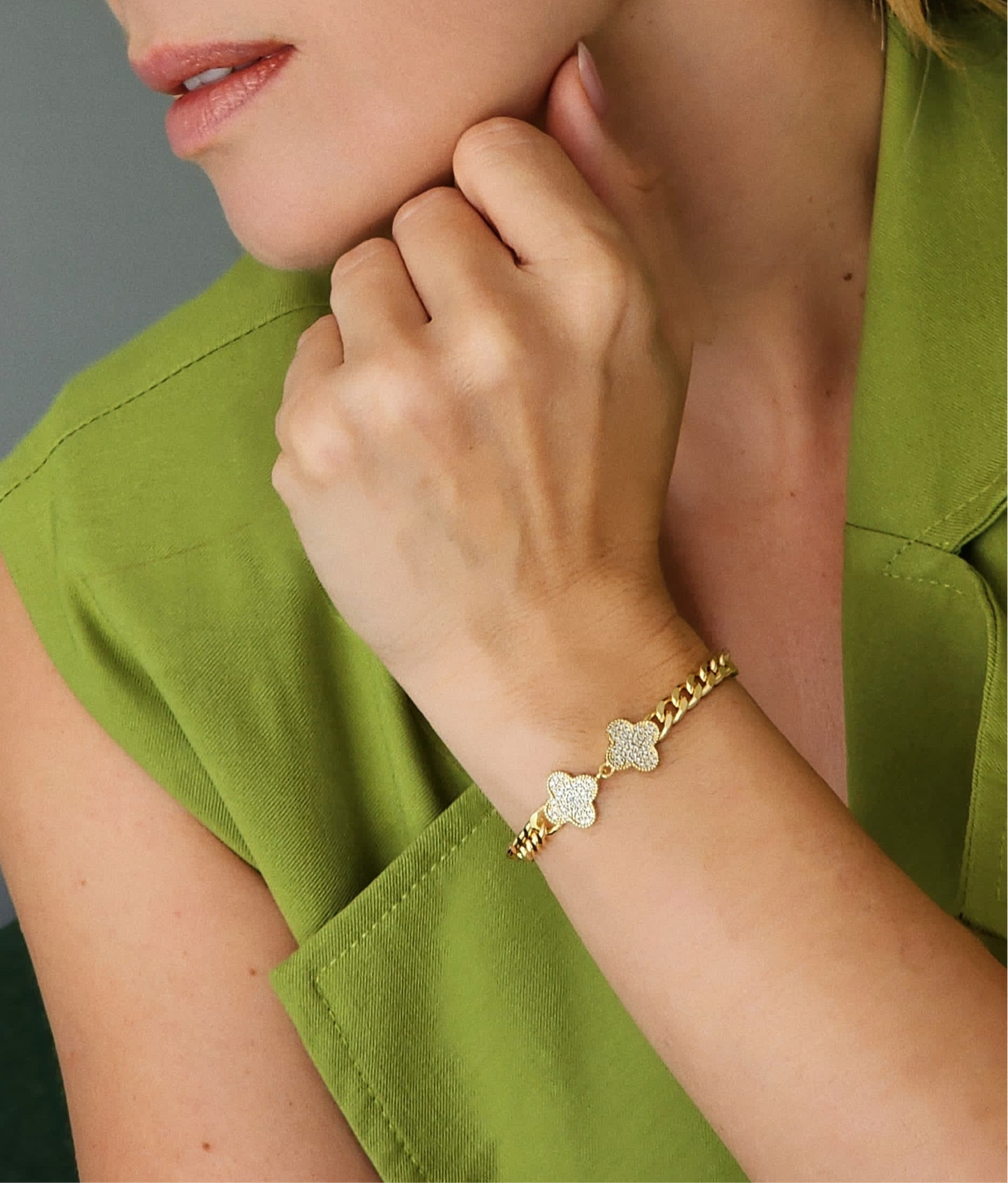 7-inch Bracelet with 2 Pave Flowers and Thick Curb Chain 11186