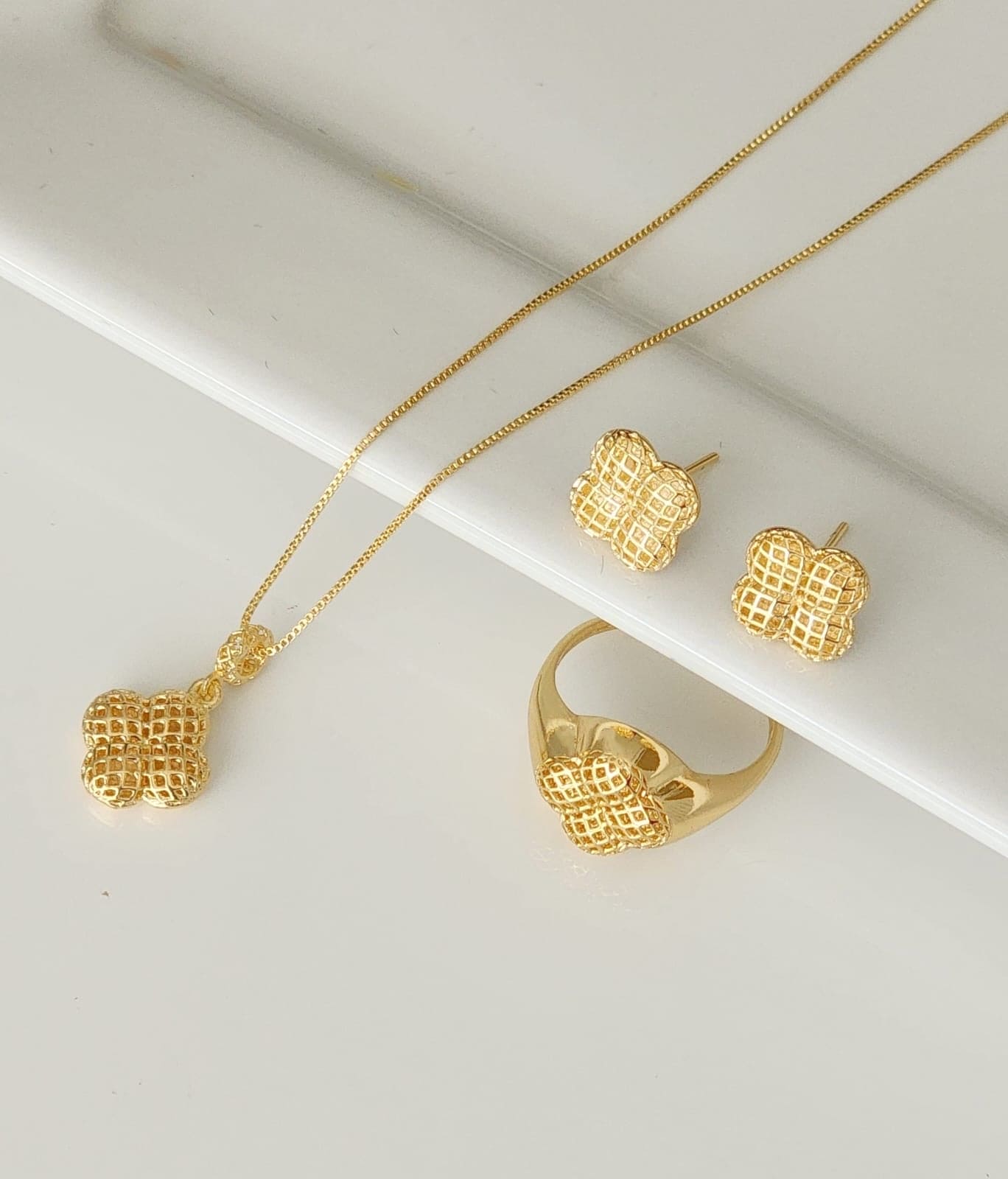 Smooth Woven Four-Leaf Clover Ring 11030