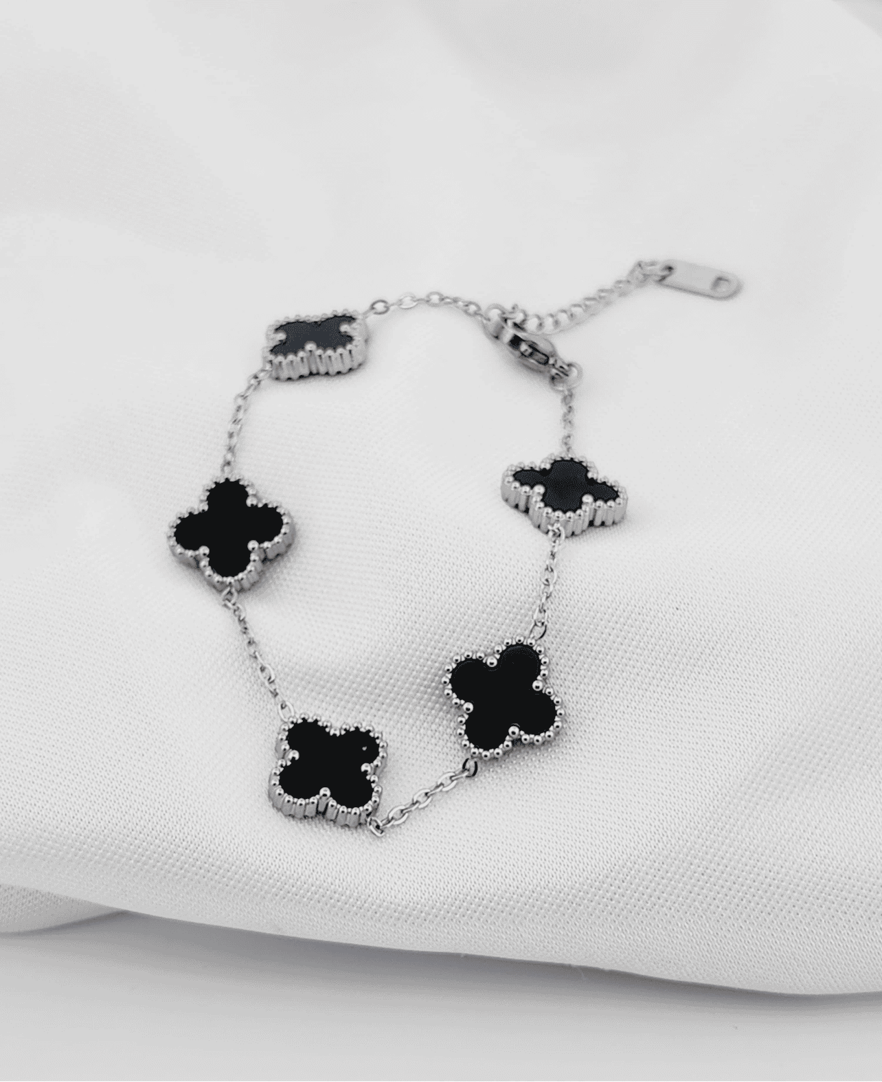 6.7 inches stainless steel bracelet with 5 clovers 11339