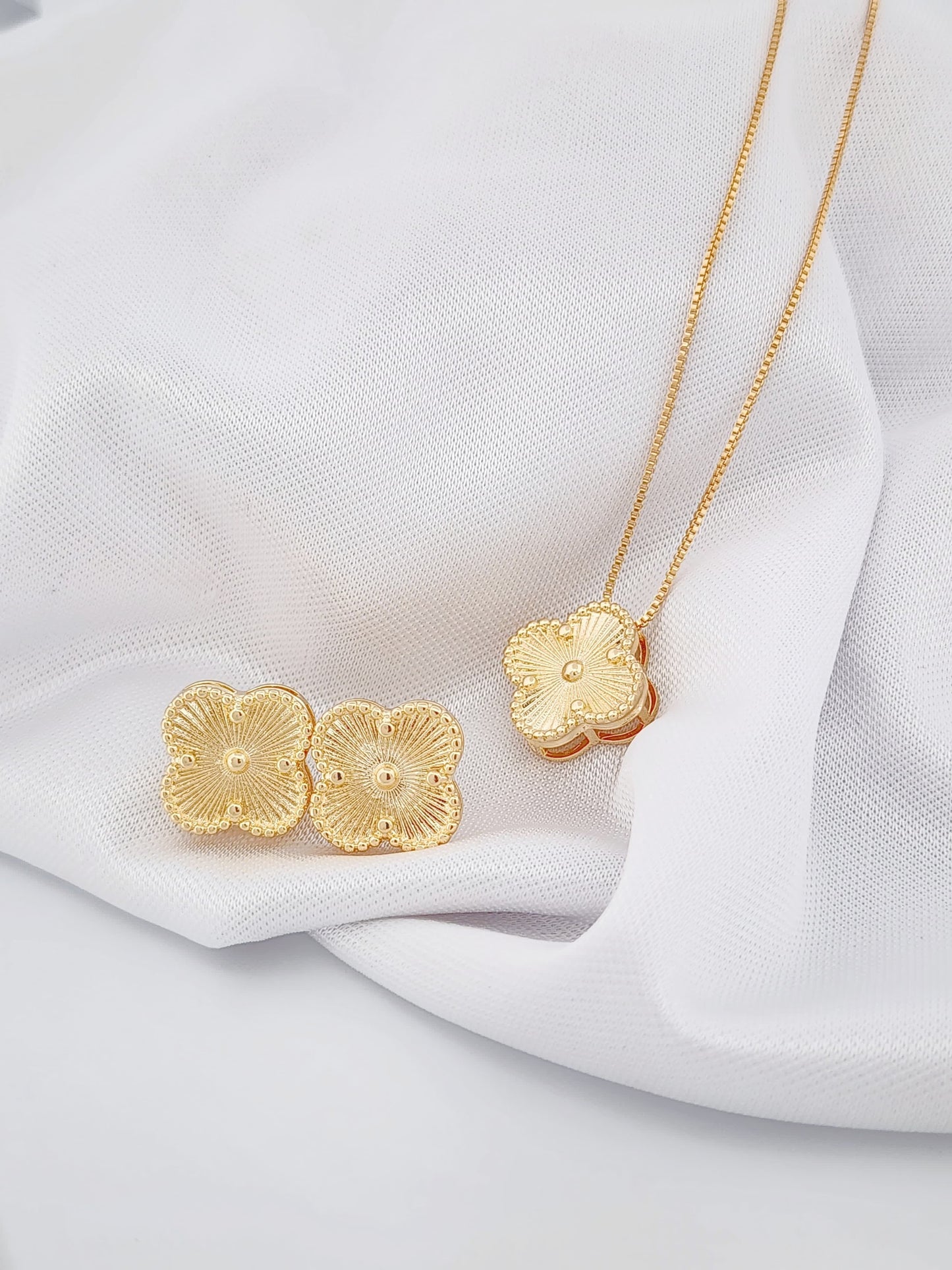 Brushed Smooth Clover Set 11214