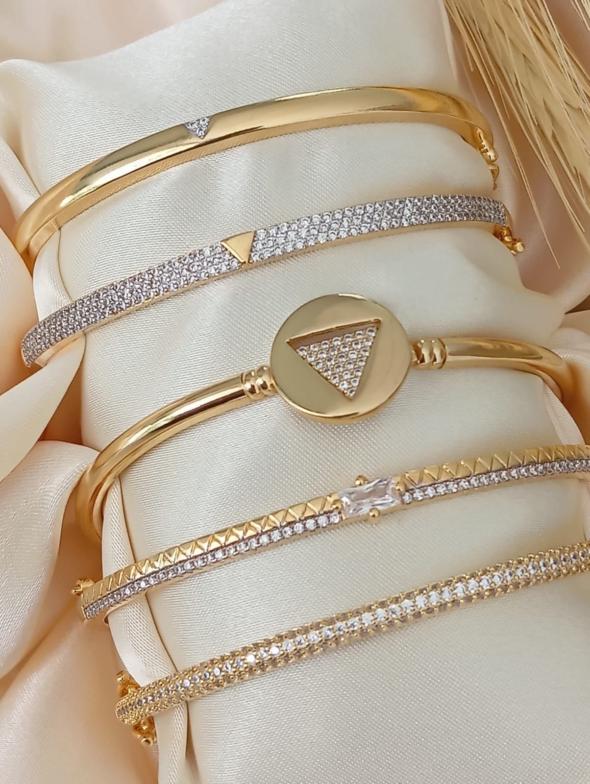 Pavé bracelet with 3 strands and double clasp 9968