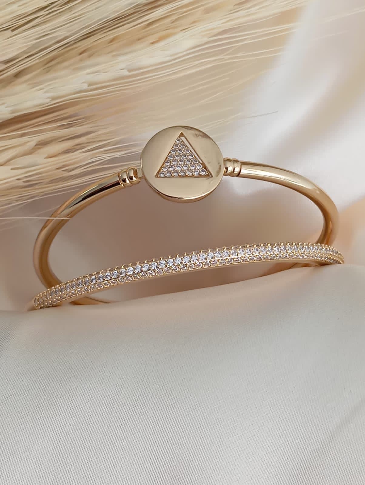 Pavé bracelet with 3 strands and double clasp 9968