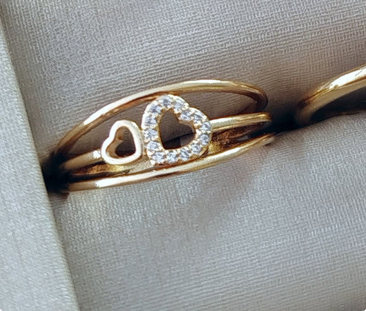 Stylish Three-band Ring Featuring a Sparkling Heart and a Plain One