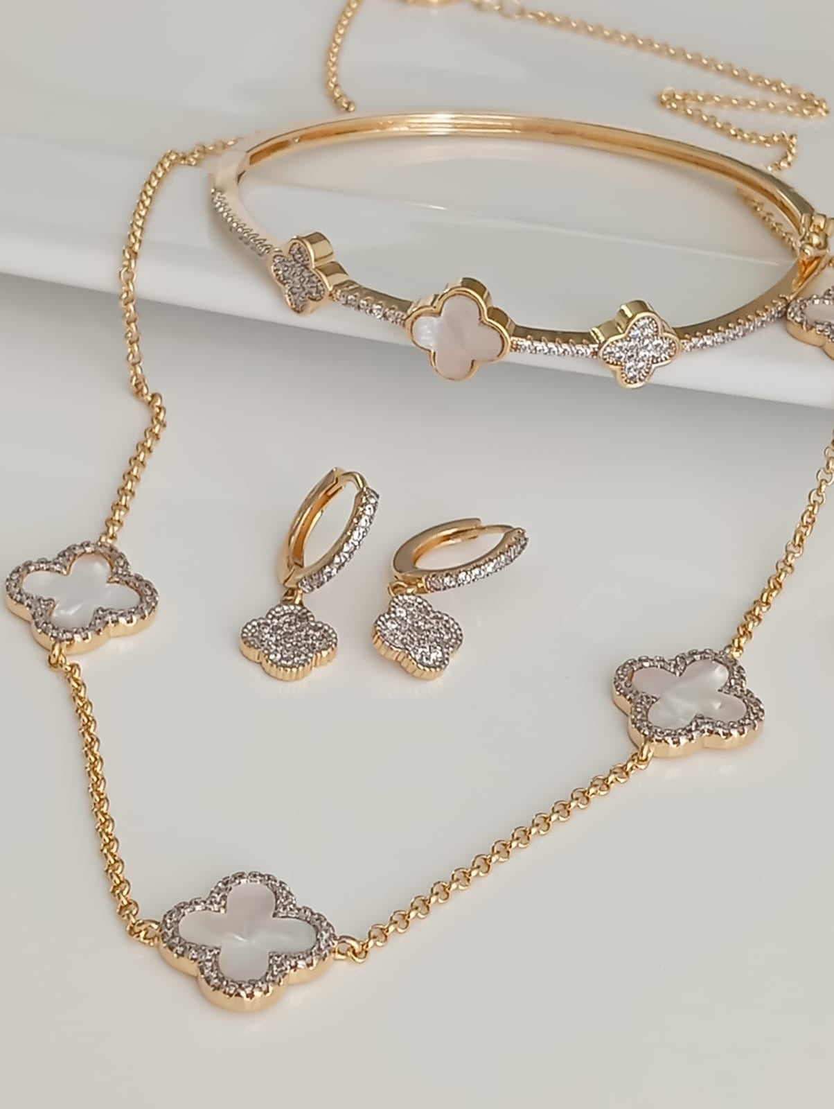 3 Flowers Bracelet 10380