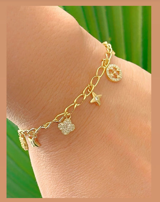 7 Clovers Bracelet with Smooth Links