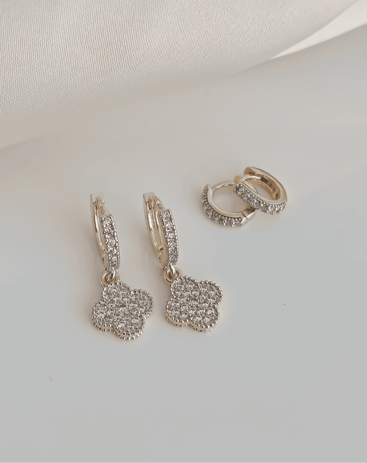 Hoop with a single pavé band and a flower 10338