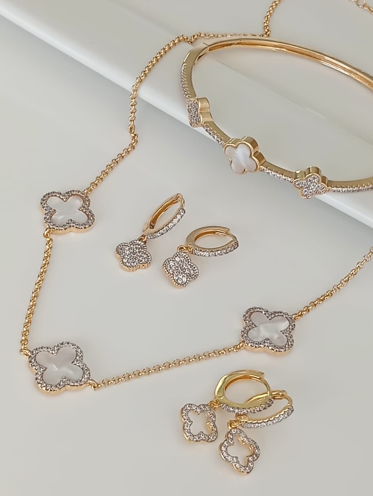 3 Flowers Bracelet 10380