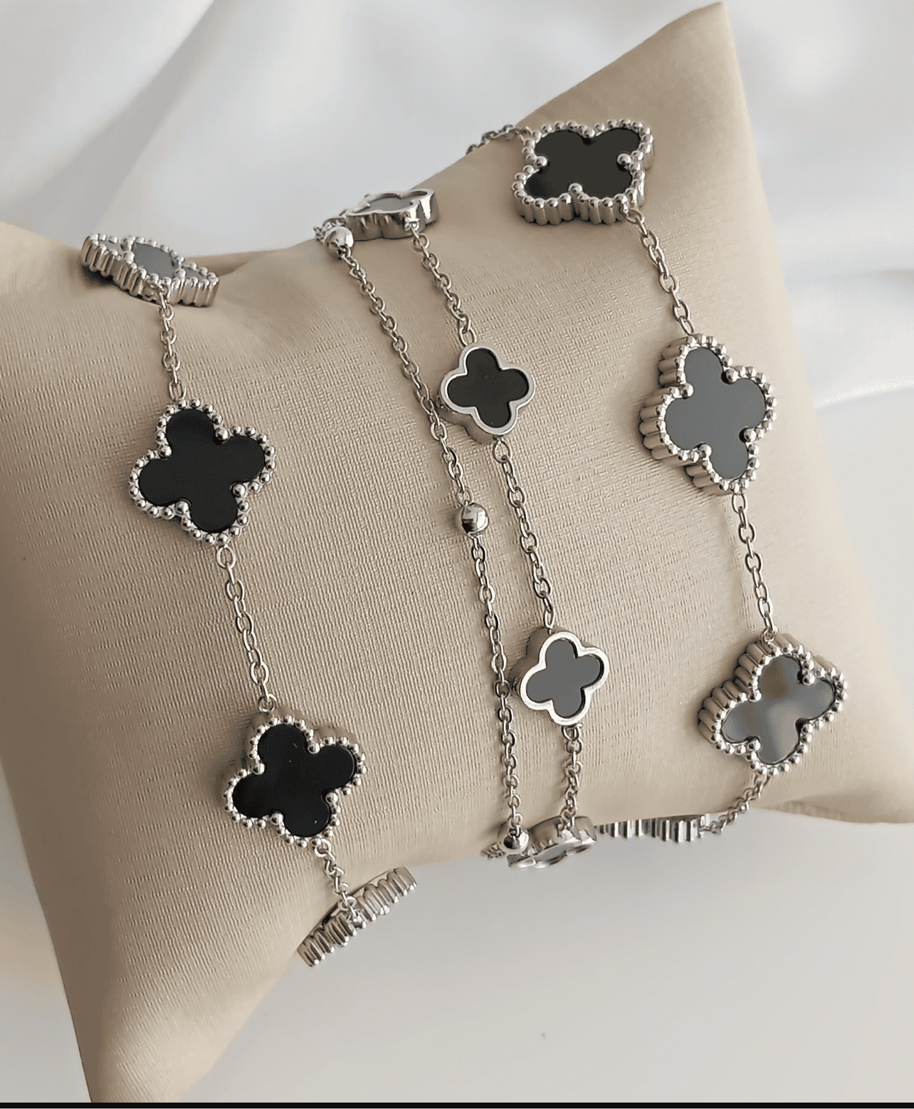 6.7 inches stainless steel bracelet with 5 clovers 11339