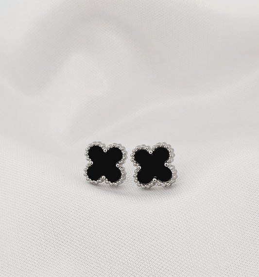 Clover earring in stainless steel with side bead 11344