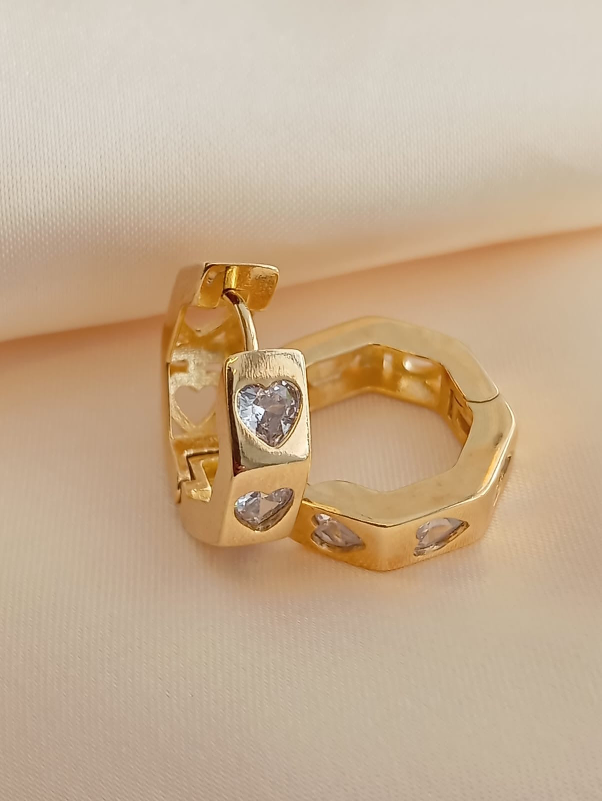 Hexagon Hoop with Hearts 9609