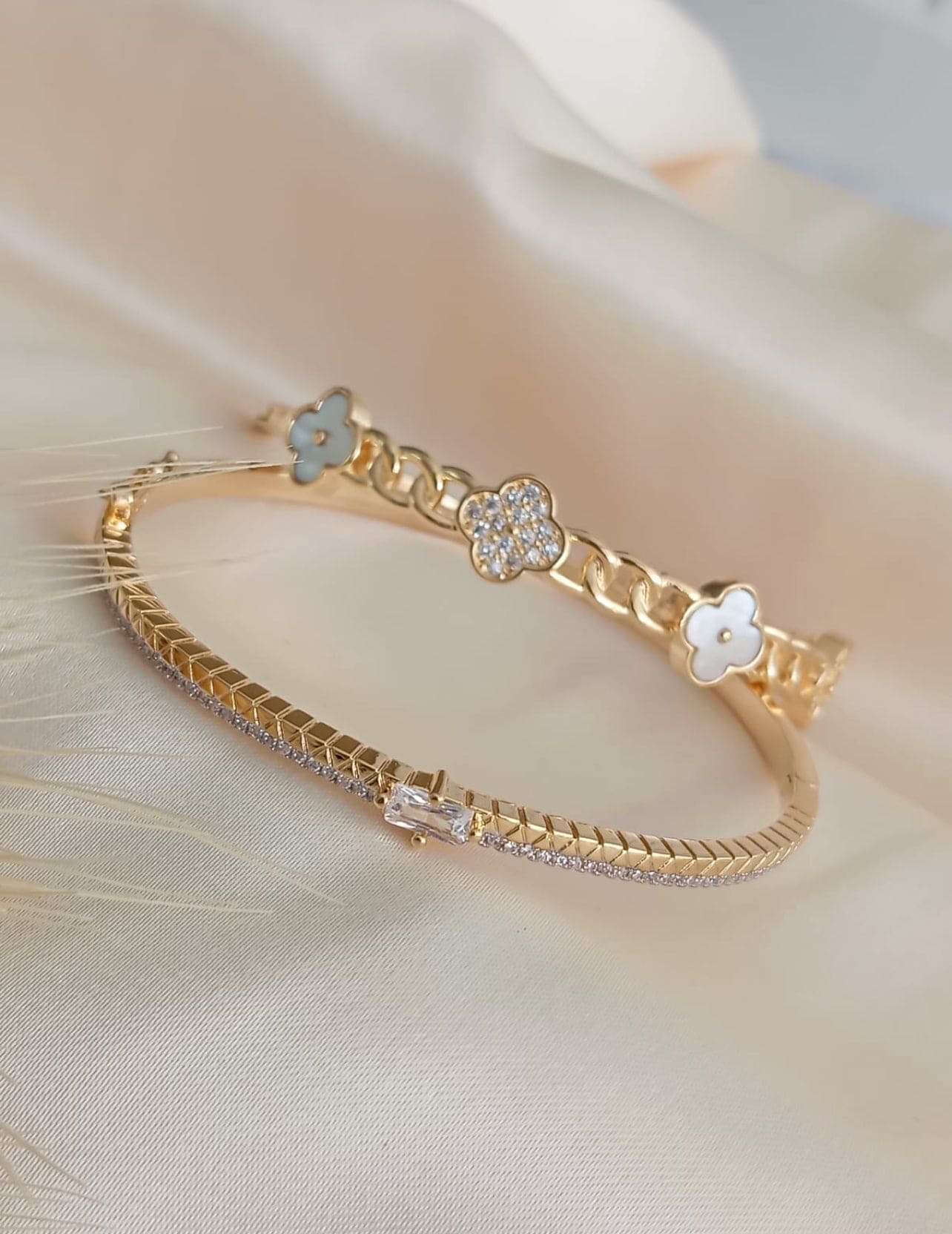 4 flowers bracelet 9975