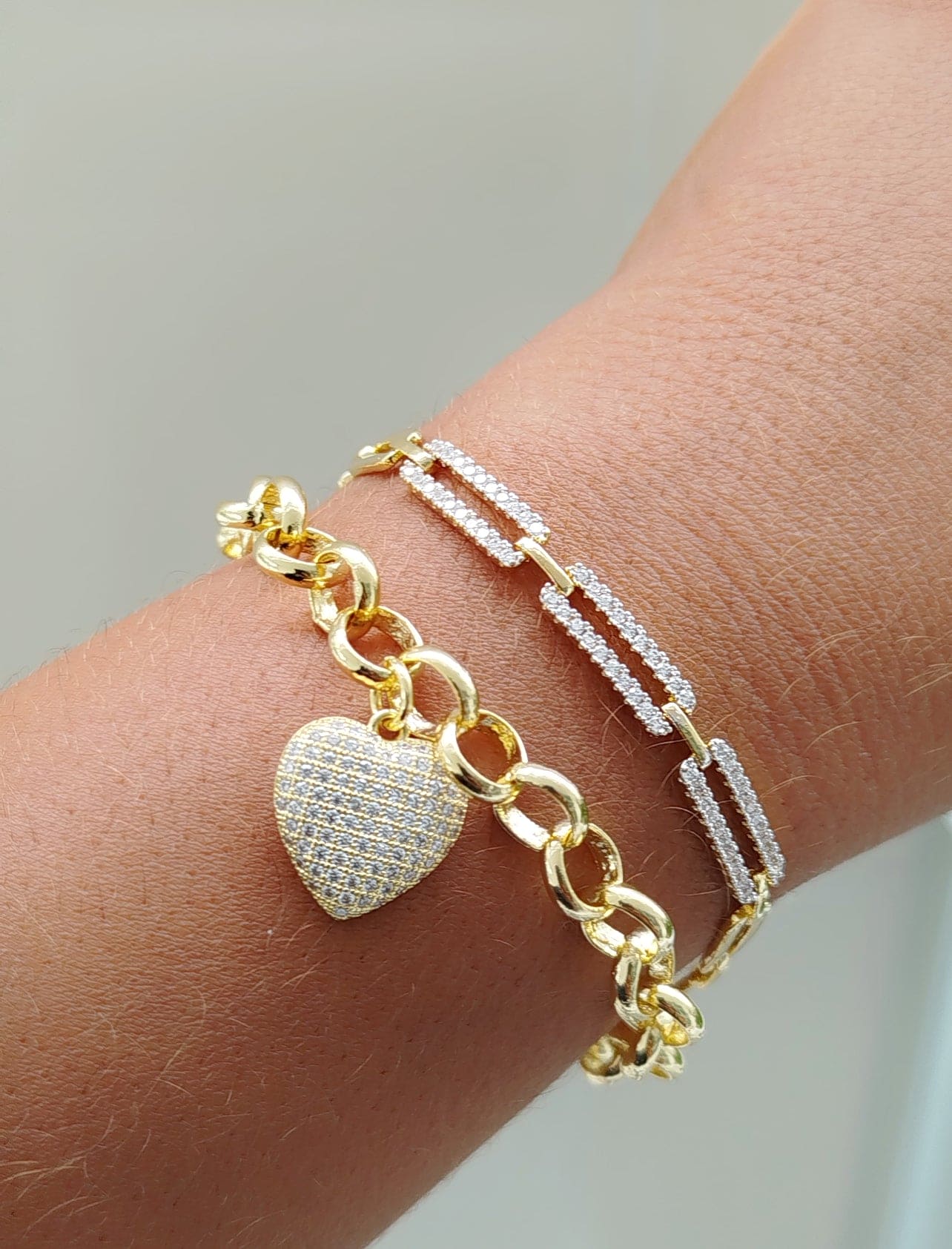 11832 Bracelet with smooth and pavé rectangular links.