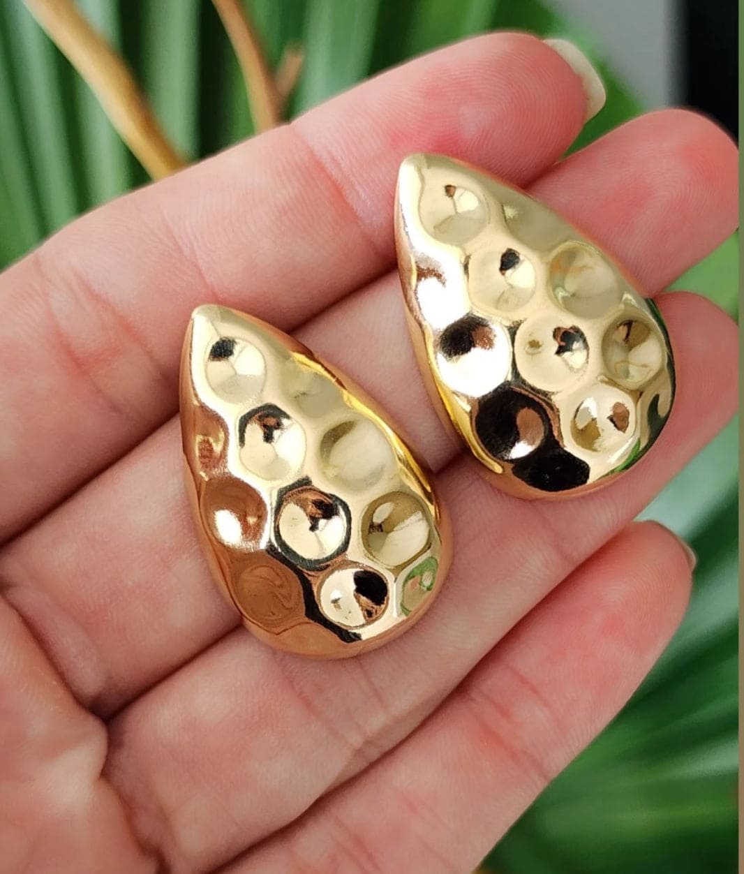 Drop earring with bubble texture 10059