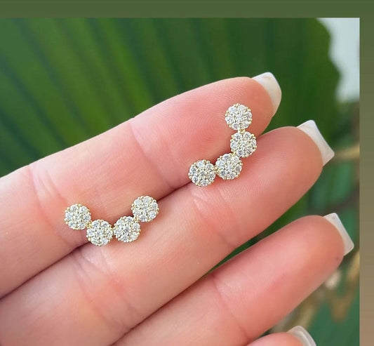 Ear cuff earring with 4 zirconia flowers 9659