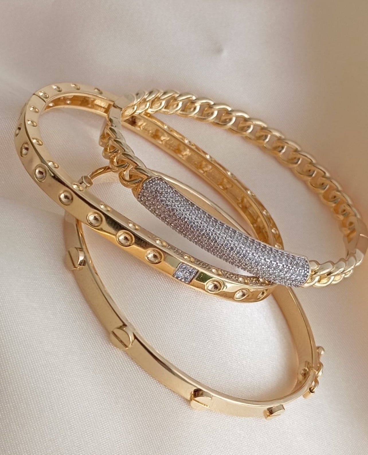 Studded bracelets 7884