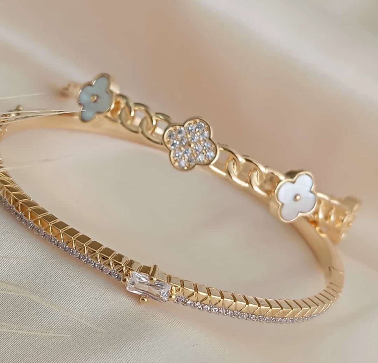 4 flowers bracelet 9975