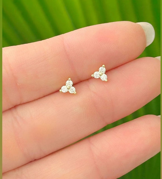 Mini flower stud with three zirconias 12529