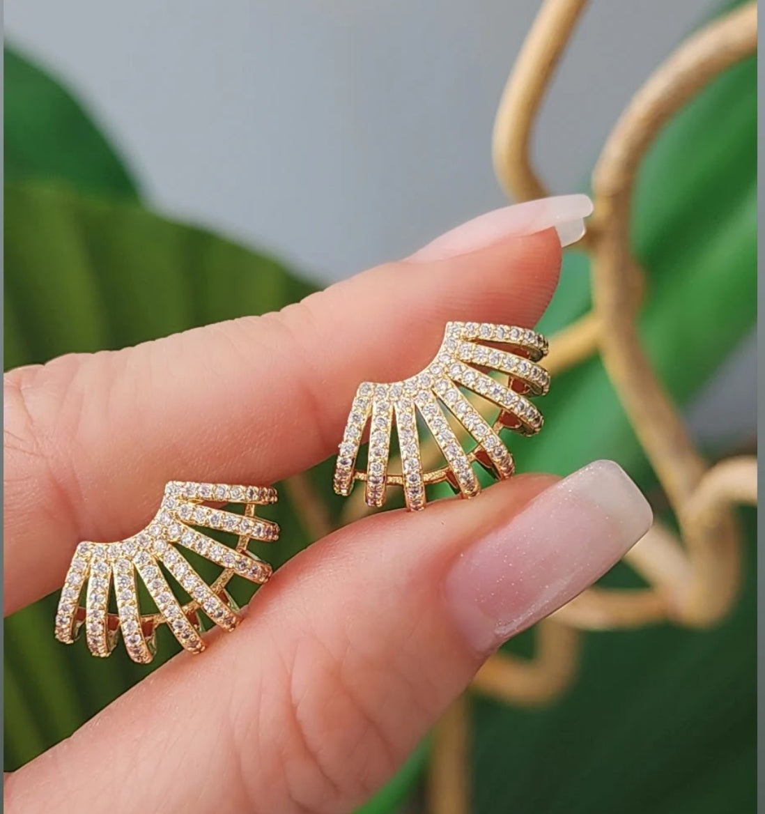 claw 8flt earrings 8040