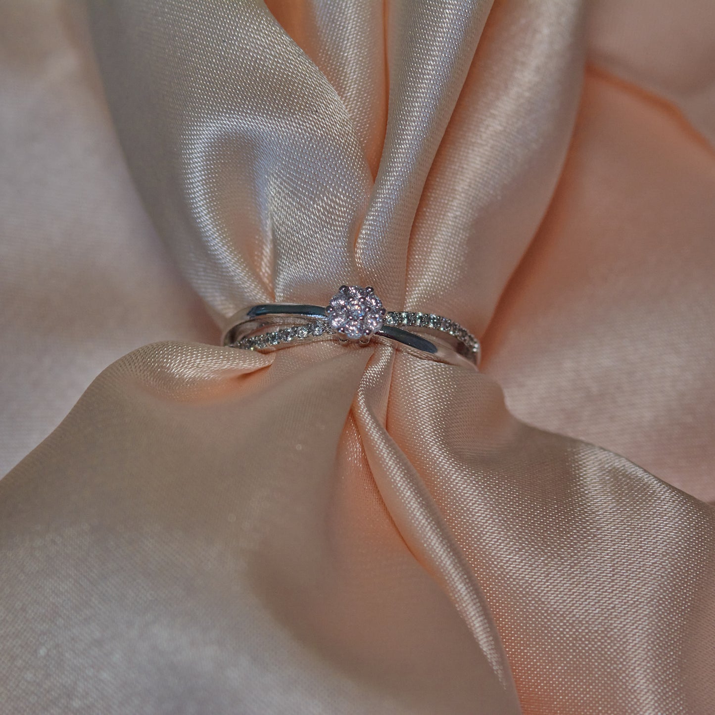 Crossed Rhodium solitaire Ring 0880