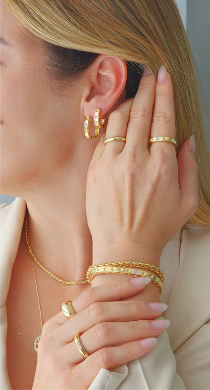 Smooth Dot Bracelet with a Square Sparkling Accent