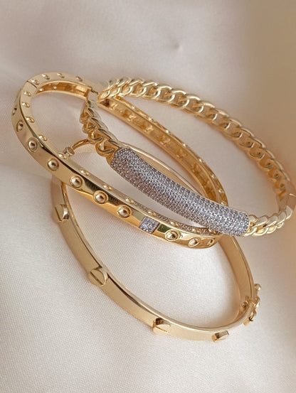 Smooth Dot Bracelet with a Square Sparkling Accent
