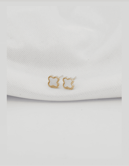 Mother-of-sparkling Accents Clover Earring with Beaded Side