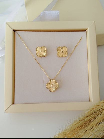 Brushed Smooth Clover Set