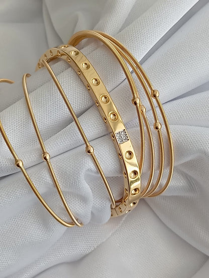 Smooth Dot Bracelet with a Square Sparkling Accent