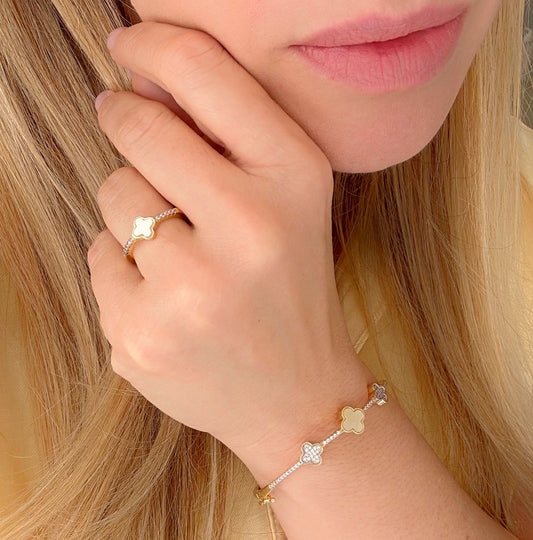 Pearlescent Flower Ring