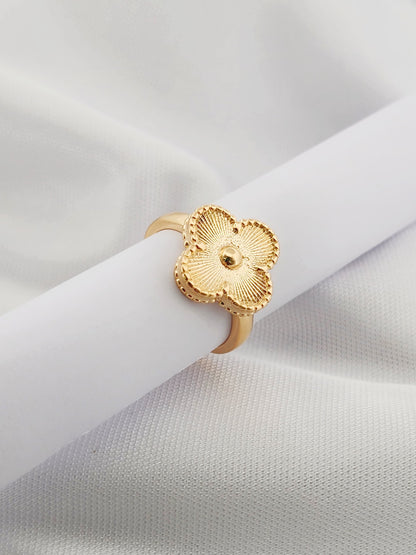 Scratched Four-leaf Clover Ring with Small Ball