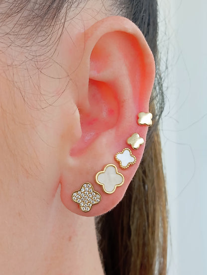 Mother-of-sparkling Accents Clover Earring with Beaded Side