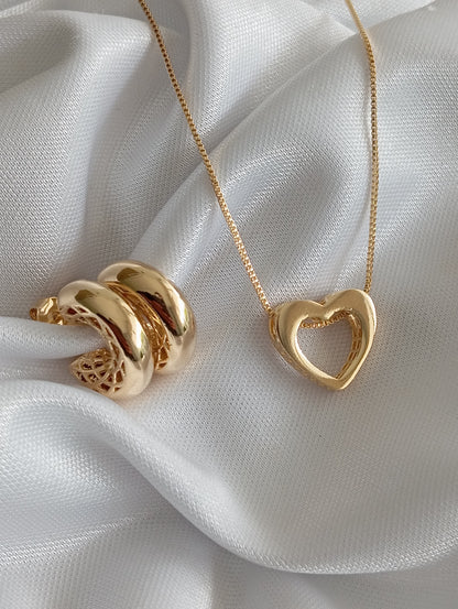 Heart Necklace with Lacy Sides 17.7 inches
