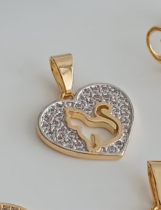 Pavé heart pendant with cutout cat 11606