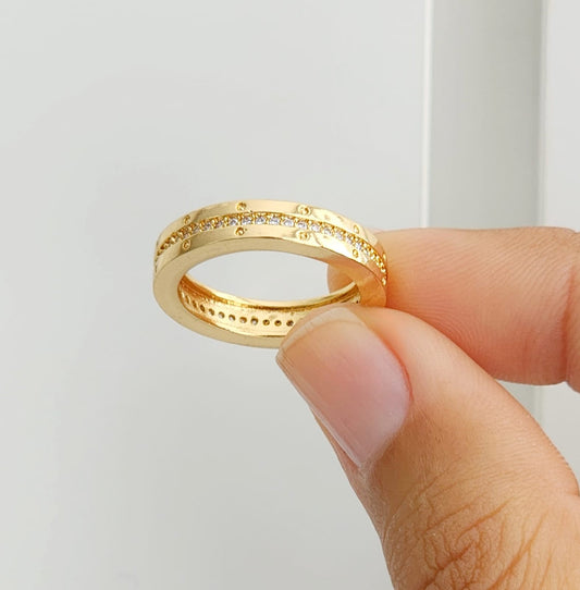 Thick band ring with one zirconia strip 10500