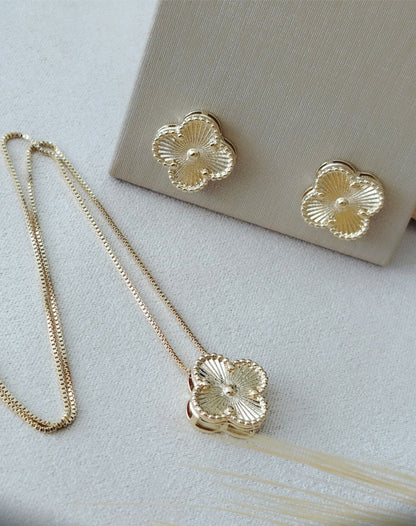 Brushed Smooth Clover Set