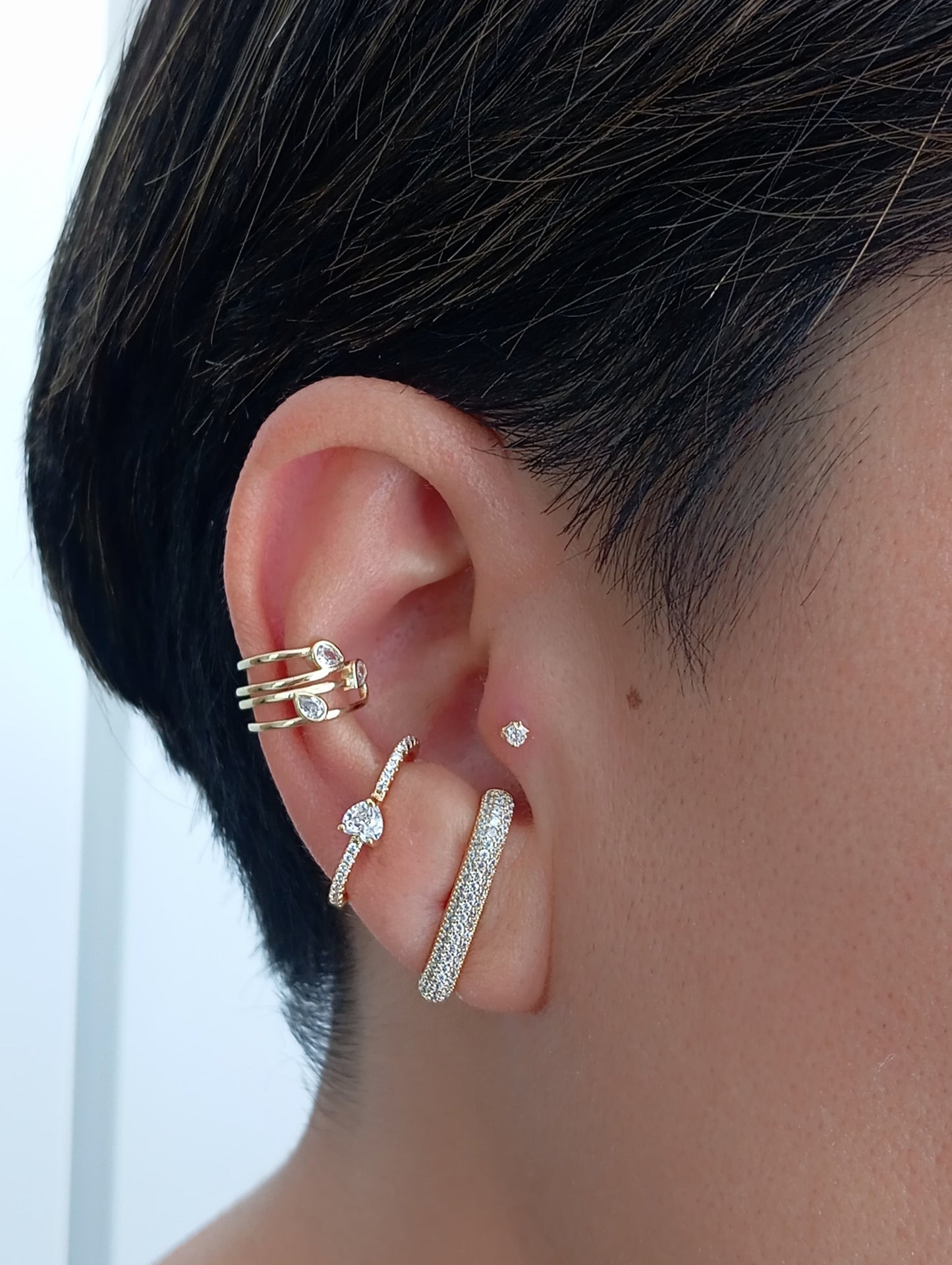 Tiny stud earring 9193