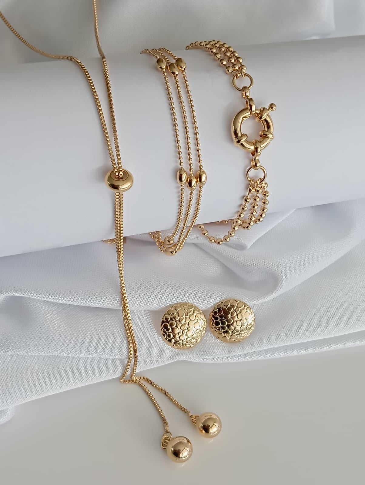 7 inches bracelet with 3 chains and small spheres 10214