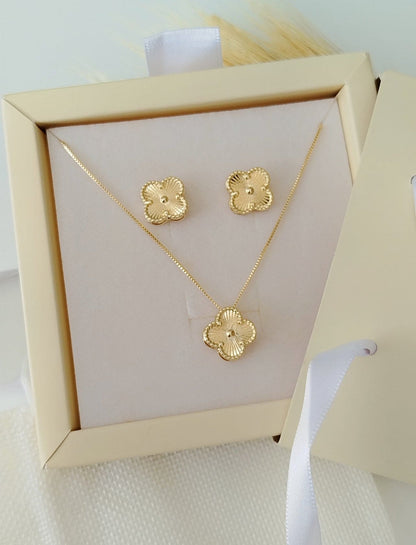 Brushed Smooth Clover Set
