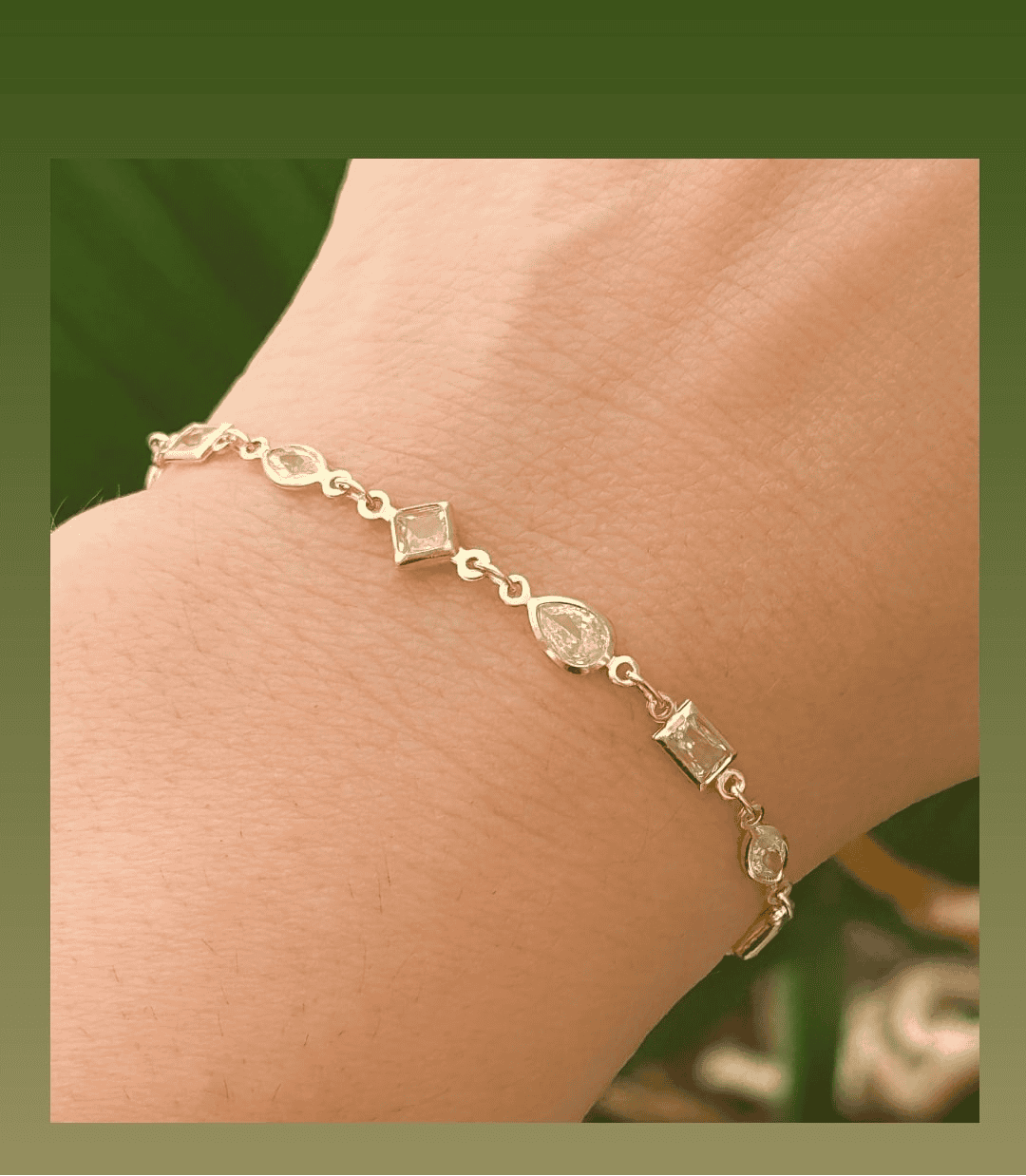 Intricately crafted zirconia bracelet 10164