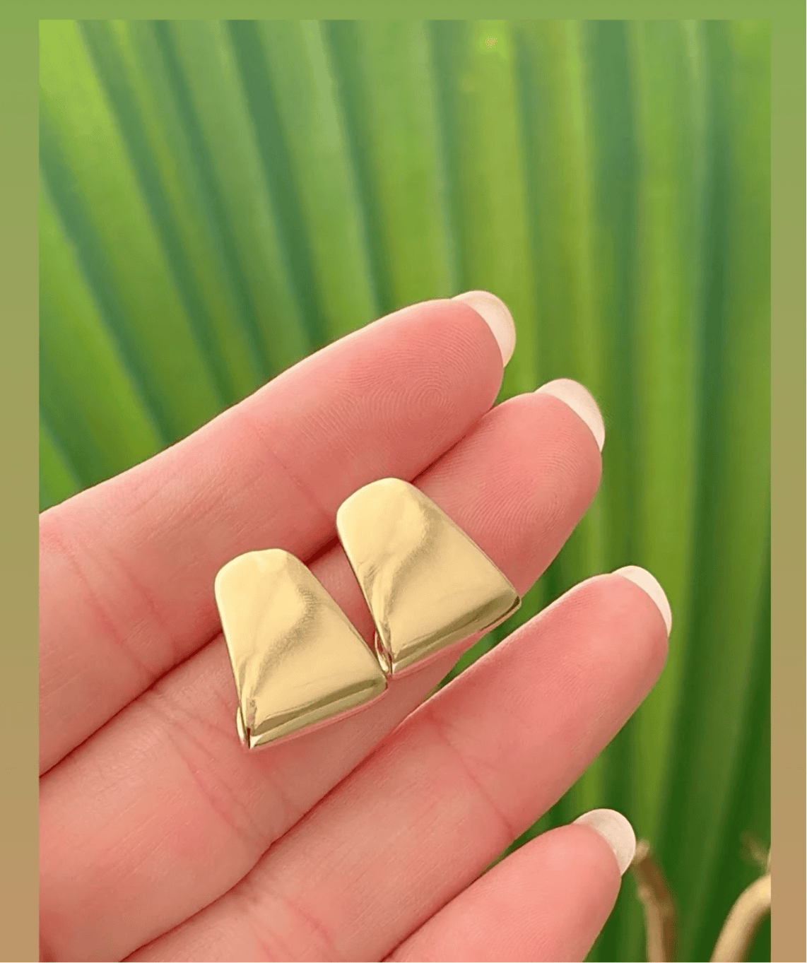 Crumpled J-style smooth earring 10572