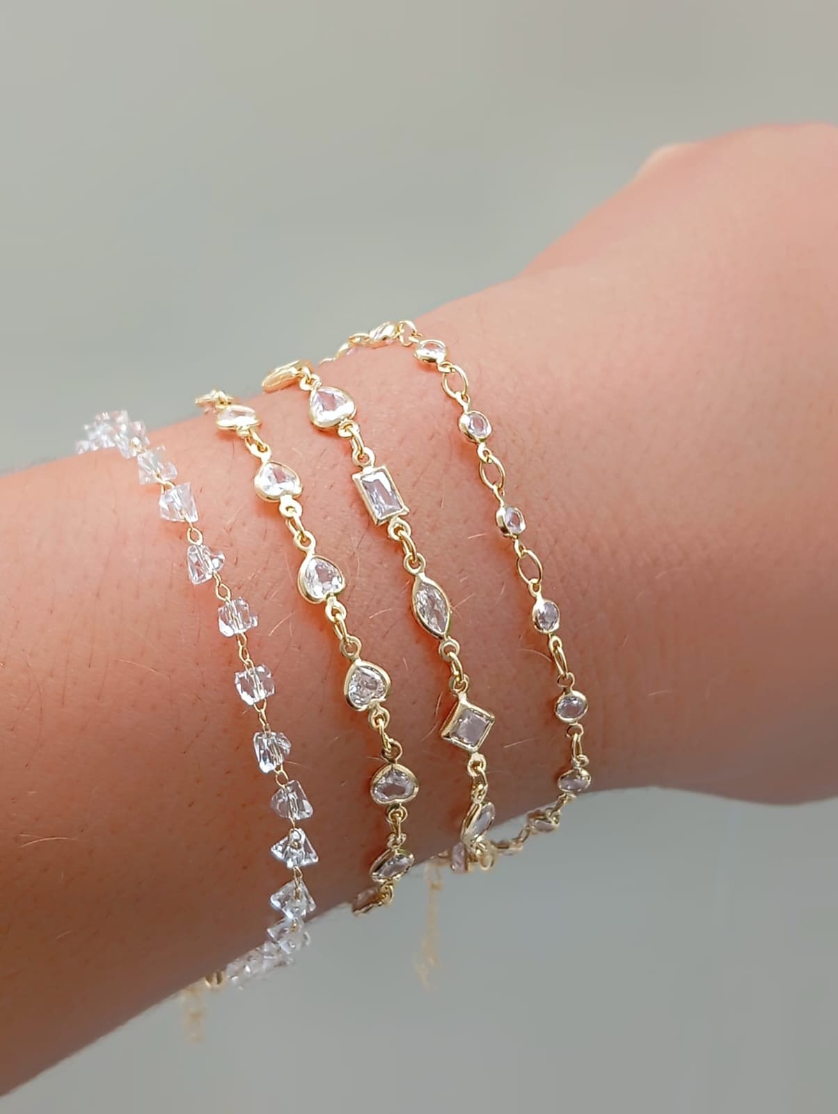 Intricately crafted zirconia bracelet 10164