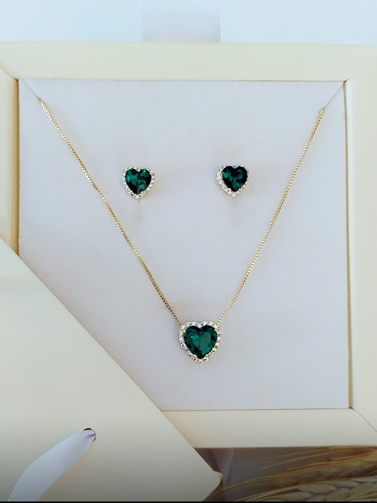 Set with heart-shaped stone 12487