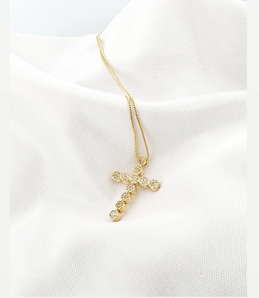 17.7-inch necklace with a pavé cross pendant and beaded detail 11489